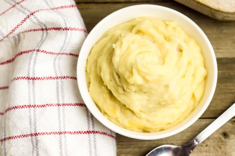 Crockpot Mashed Potatoes with Cheddar and Garlic