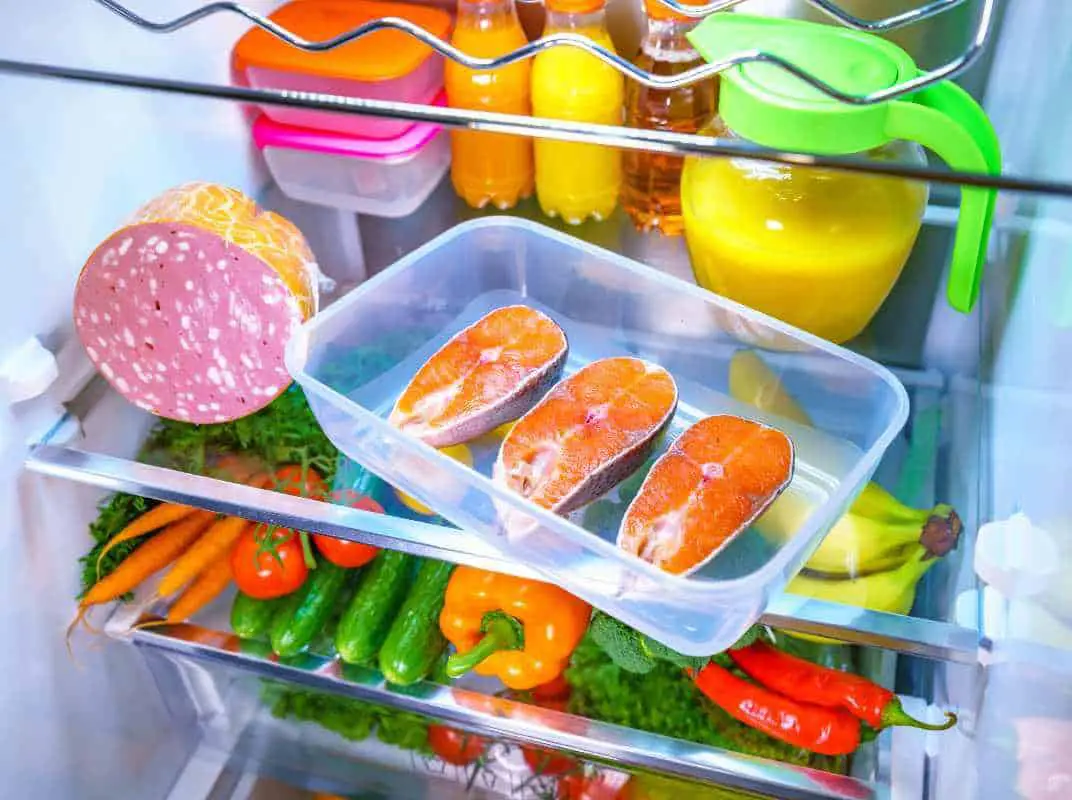 How long can you keep freshly caught fish in the fridge?