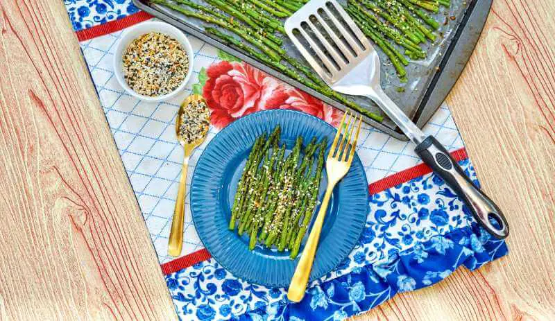 asparagus on table mat