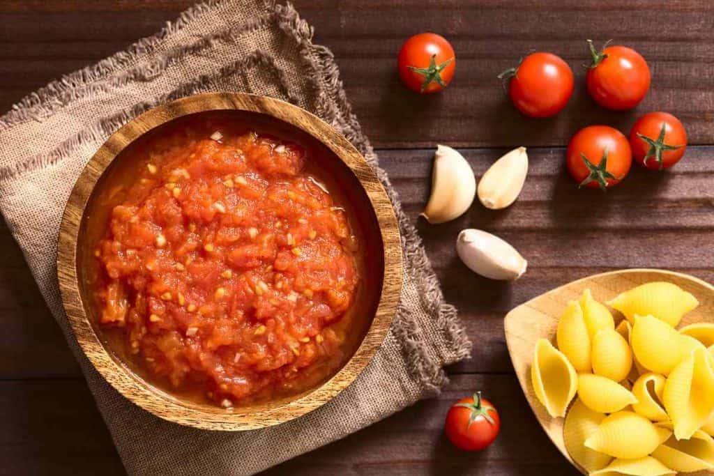 is-marinara-sauce-the-same-as-pasta-sauce-debunking-the-myths-tiny