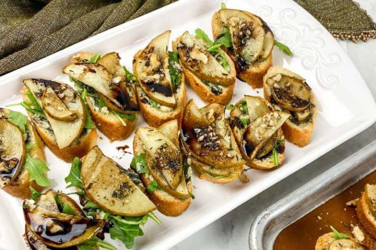 Roasted Pear and Blue Cheese Bruschetta - Tiny Kitchen Divas