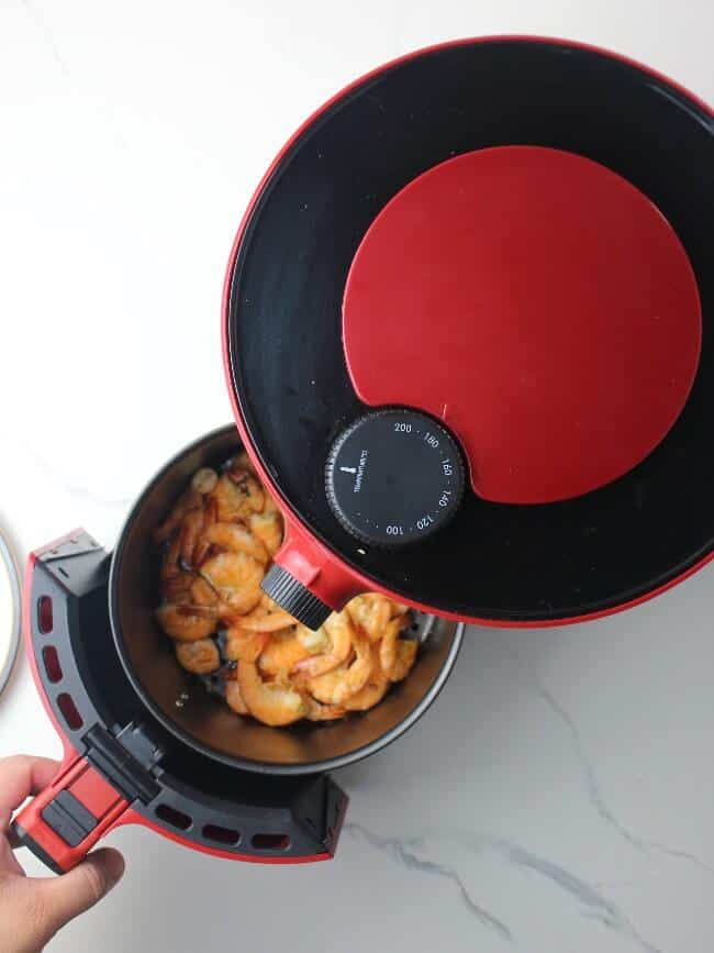 taking cooked shrimp out of air fryer