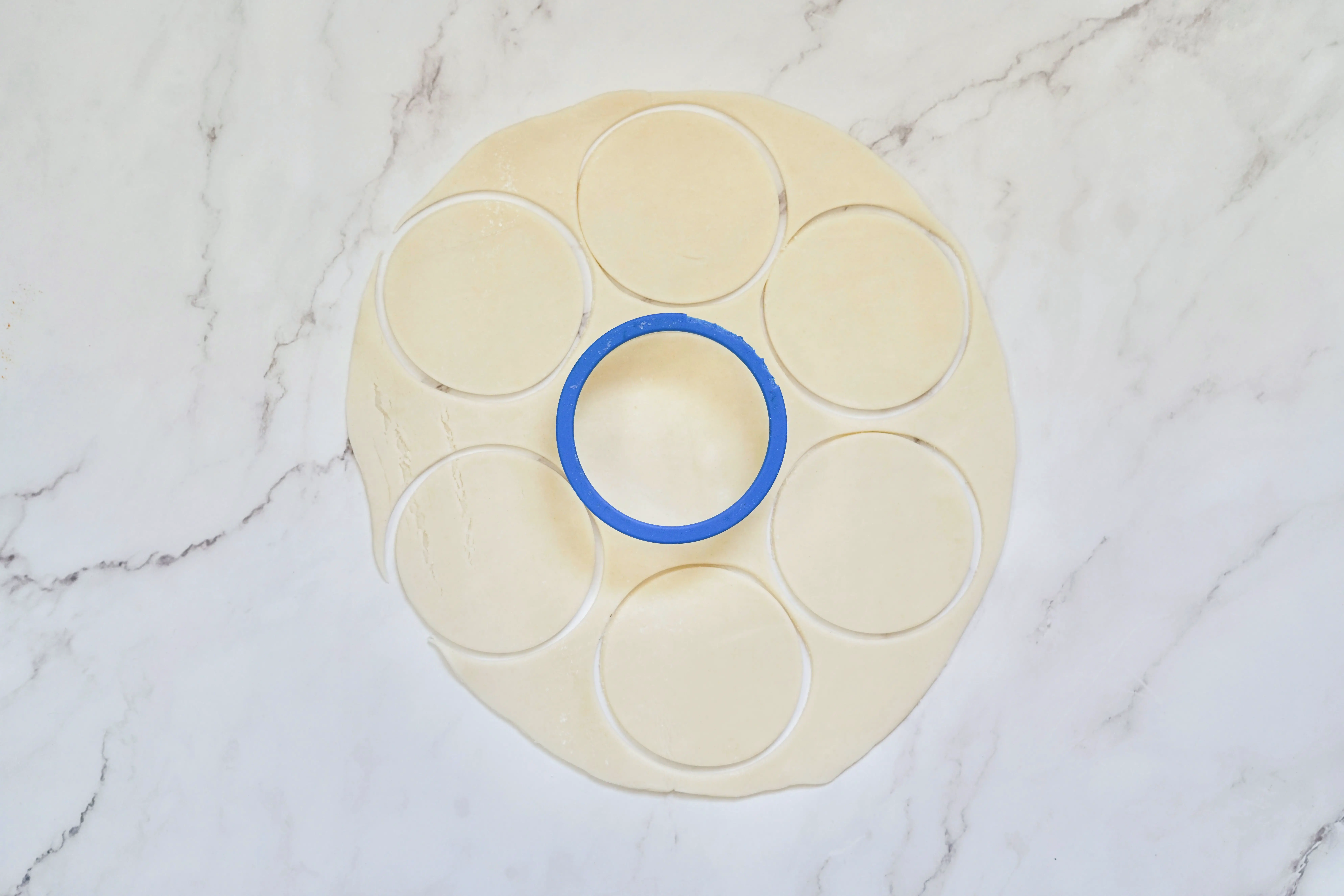 cutting out pie circle